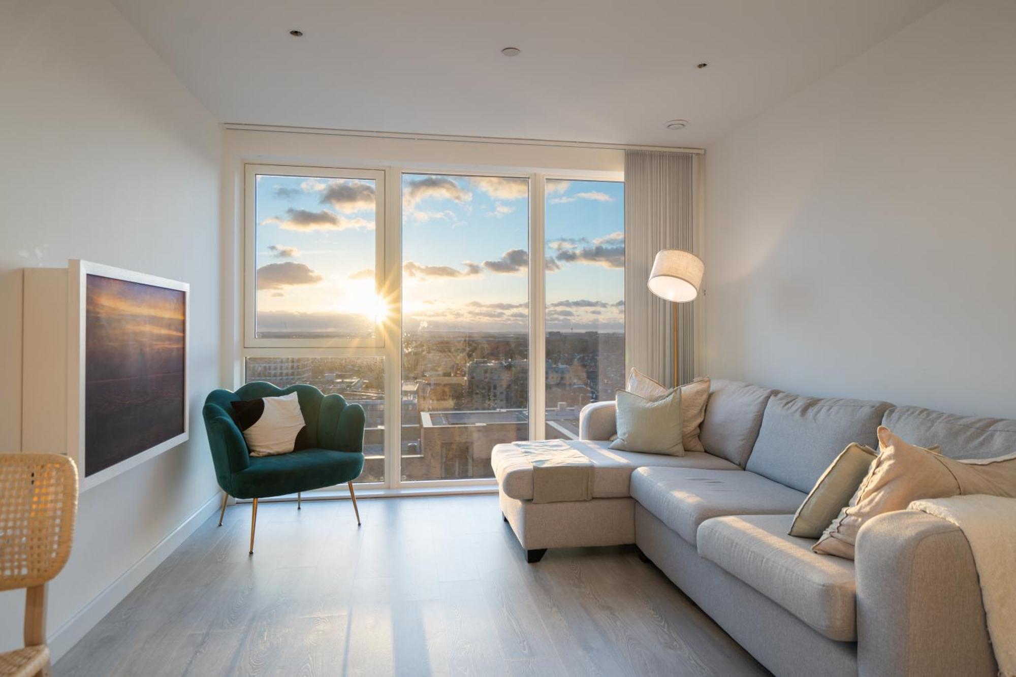 Appartamento Sunset Retreat: Steps From Heathrow/Twickenham Hounslow Esterno foto