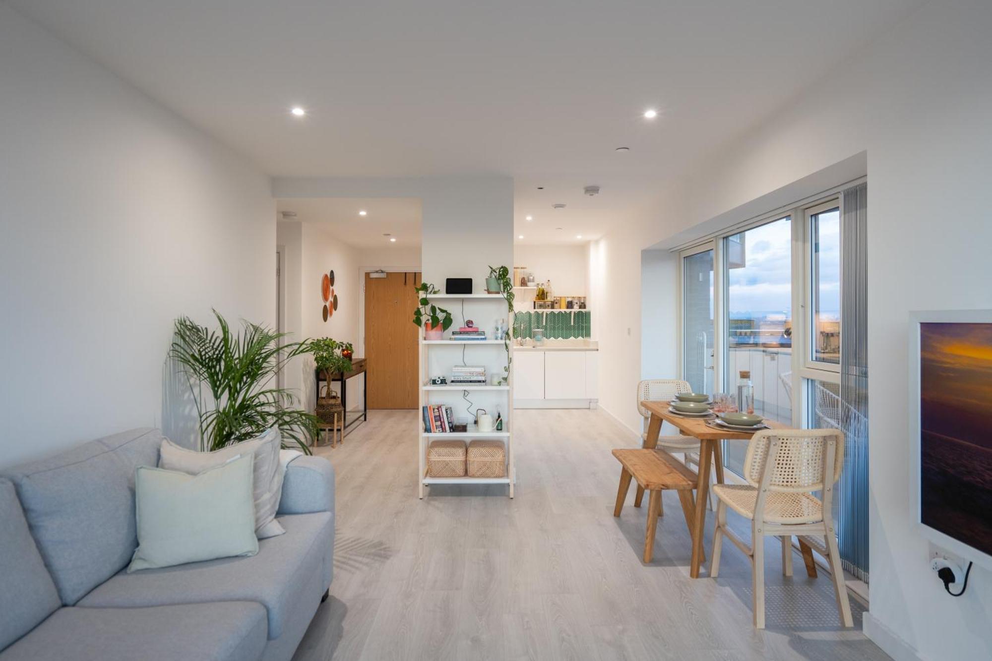 Appartamento Sunset Retreat: Steps From Heathrow/Twickenham Hounslow Esterno foto